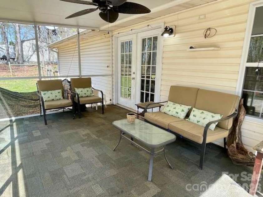 122 John Adam Lane, Statesville, NC 28625.  MLS# CAR4362373, YatesRealty ID 7905. 