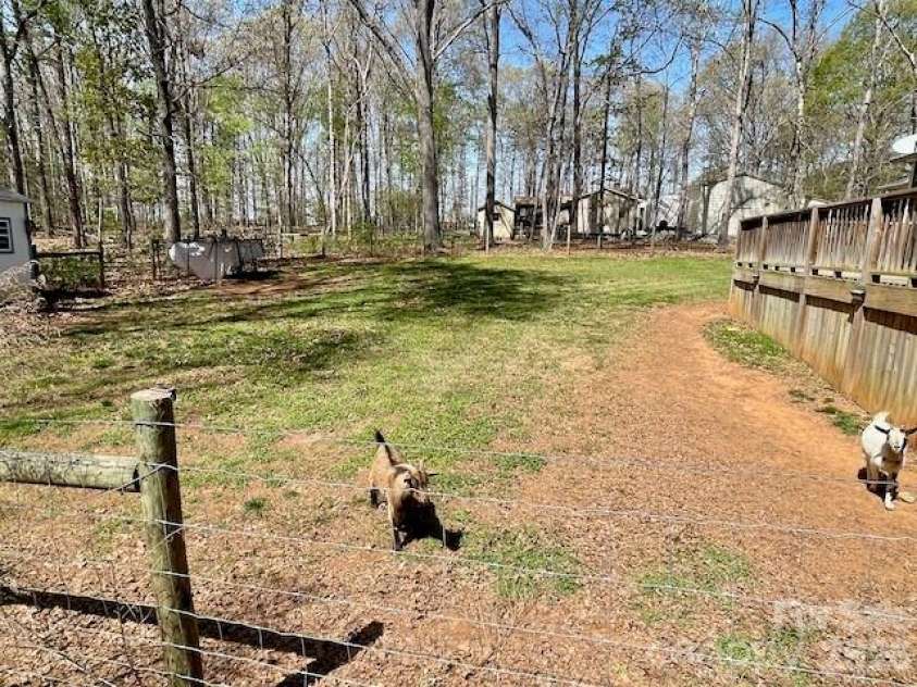 122 John Adam Lane, Statesville, NC 28625.  MLS# CAR4362373, YatesRealty ID 7905. 