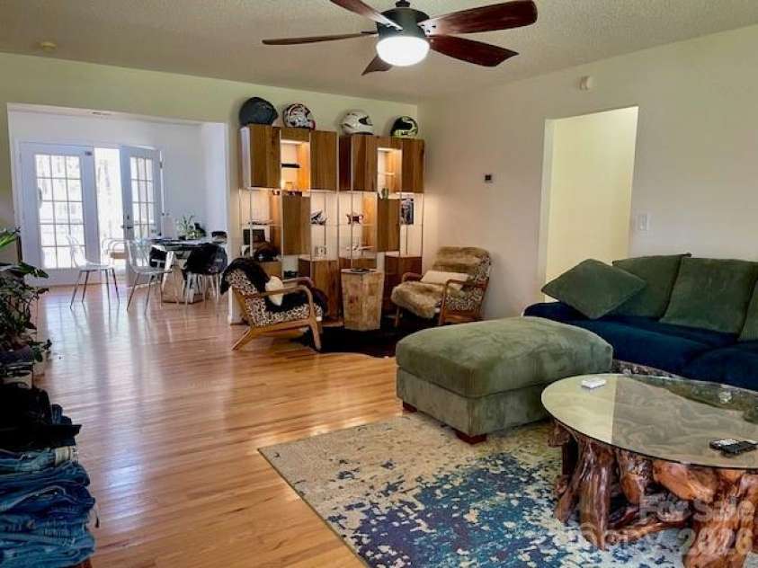122 John Adam Lane, Statesville, NC 28625.  MLS# CAR4362373, YatesRealty ID 7905. 