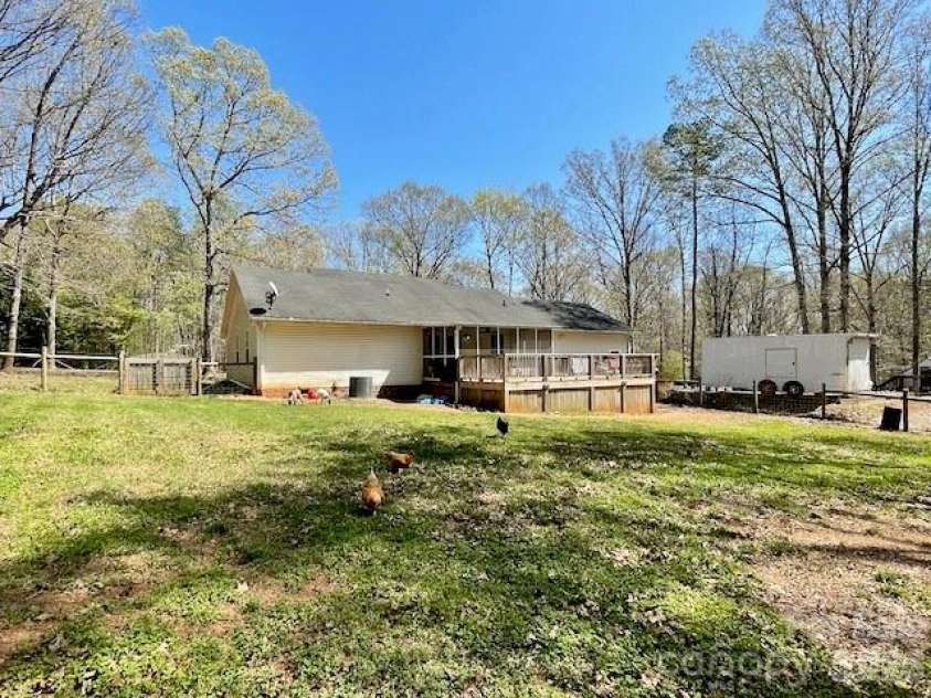 122 John Adam Lane, Statesville, NC 28625.  MLS# CAR4362373, YatesRealty ID 7905. 