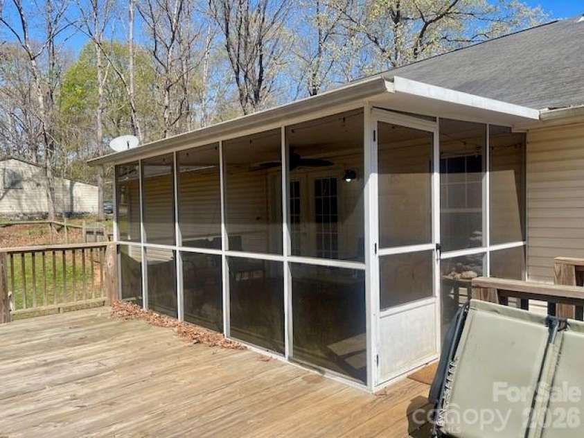 122 John Adam Lane, Statesville, NC 28625.  MLS# CAR4362373, YatesRealty ID 7905. 