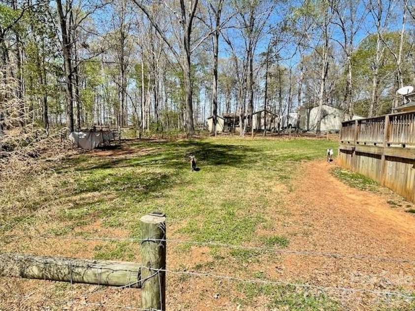 122 John Adam Lane, Statesville, NC 28625.  MLS# CAR4362373, YatesRealty ID 7905. 