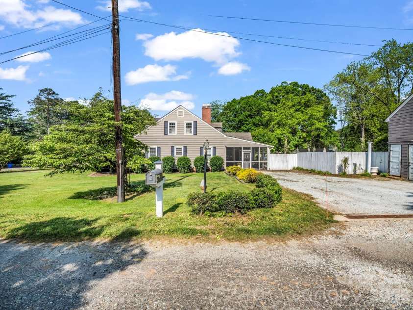 238 Mountain Street, Rutherfordton, NC 28139.  MLS# CAR4335968, YatesRealty ID 7906. 
