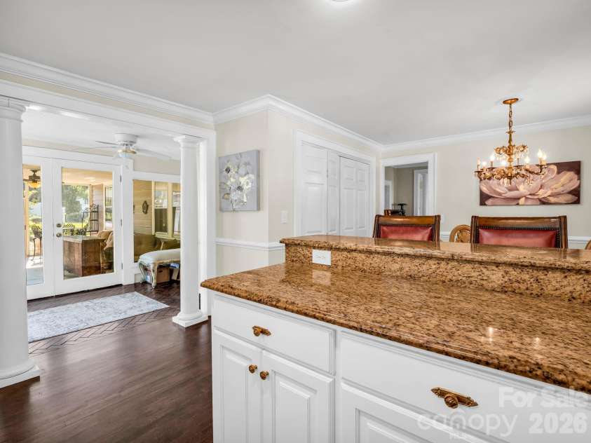 238 Mountain Street, Rutherfordton, NC 28139.  MLS# CAR4335968, YatesRealty ID 7906. Breakfast Bar
