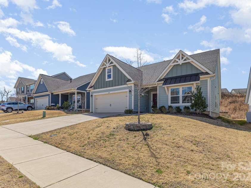 218 Canada Drive, Statesville, NC 28677.  MLS# CAR4239899, YatesRealty ID 7907. 