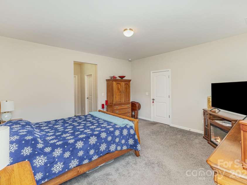 218 Canada Drive, Statesville, NC 28677.  MLS# CAR4239899, YatesRealty ID 7907. 