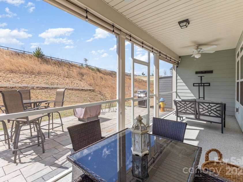 218 Canada Drive, Statesville, NC 28677.  MLS# CAR4239899, YatesRealty ID 7907. 