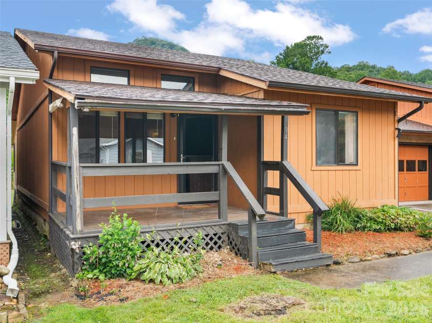 94 Market Street, Maggie Valley, NC 28751.  MLS# CAR4416831, YatesRealty ID 7907. 
