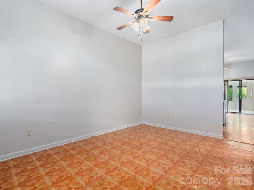 94 Market Street, Maggie Valley, NC 28751.  MLS# CAR4416831, YatesRealty ID 7907. 