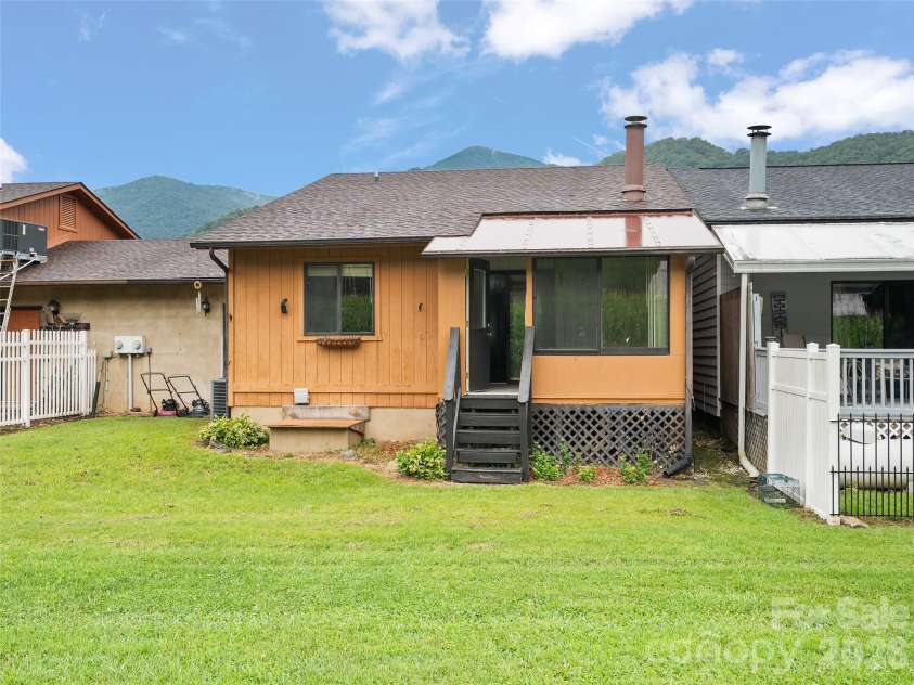 94 Market Street, Maggie Valley, NC 28751.  MLS# CAR4416831, YatesRealty ID 7907. 