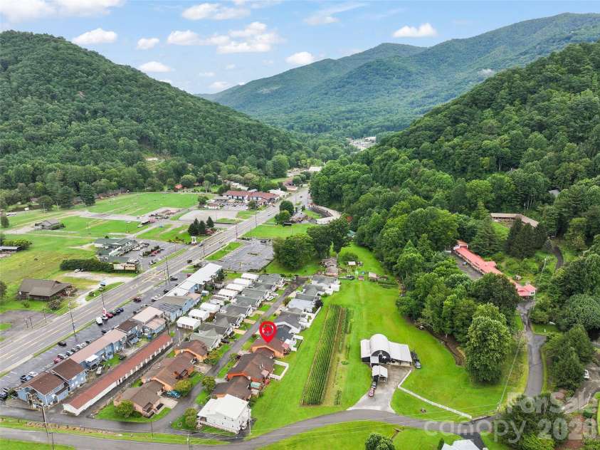 94 Market Street, Maggie Valley, NC 28751.  MLS# CAR4416831, YatesRealty ID 7907. 
