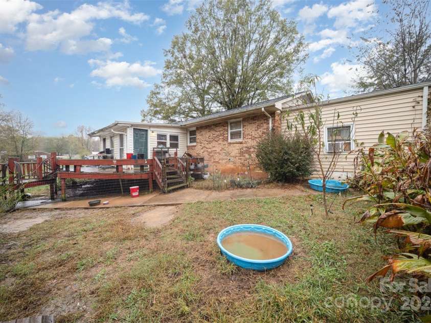 108 Leslie Drive, Shelby, NC 28152.  MLS# CAR4197412, YatesRealty ID 7909. 