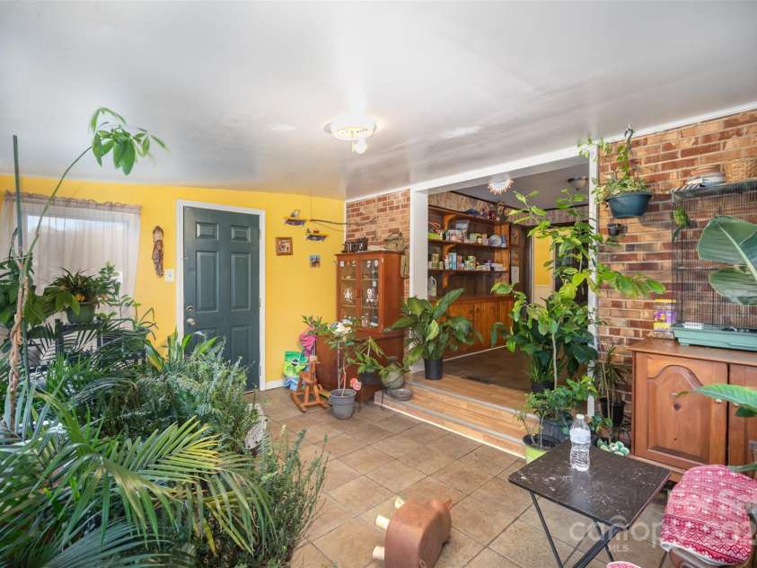 108 Leslie Drive, Shelby, NC 28152.  MLS# CAR4197412, YatesRealty ID 7909. 