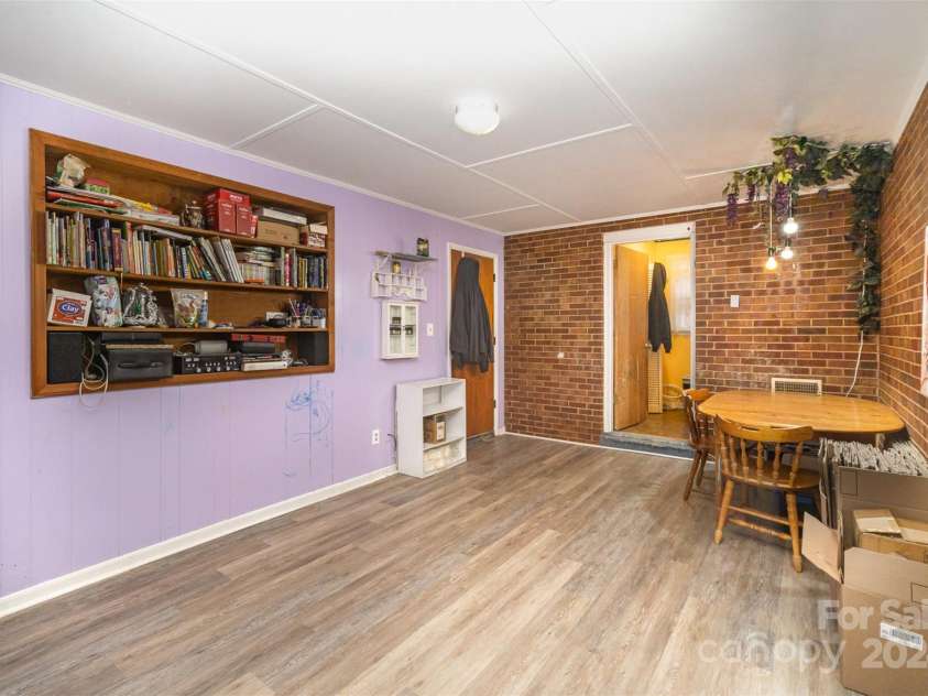 108 Leslie Drive, Shelby, NC 28152.  MLS# CAR4197412, YatesRealty ID 7909. 