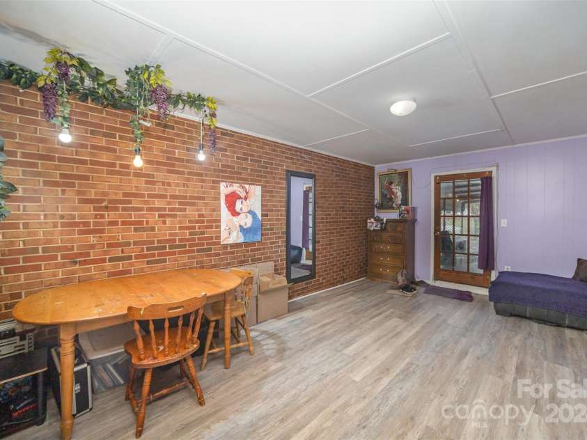 108 Leslie Drive, Shelby, NC 28152.  MLS# CAR4197412, YatesRealty ID 7909. 