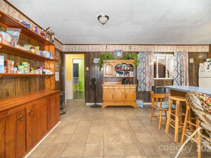 108 Leslie Drive, Shelby, NC 28152.  MLS# CAR4197412, YatesRealty ID 7909. 