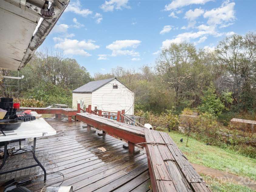 108 Leslie Drive, Shelby, NC 28152.  MLS# CAR4197412, YatesRealty ID 7909. 