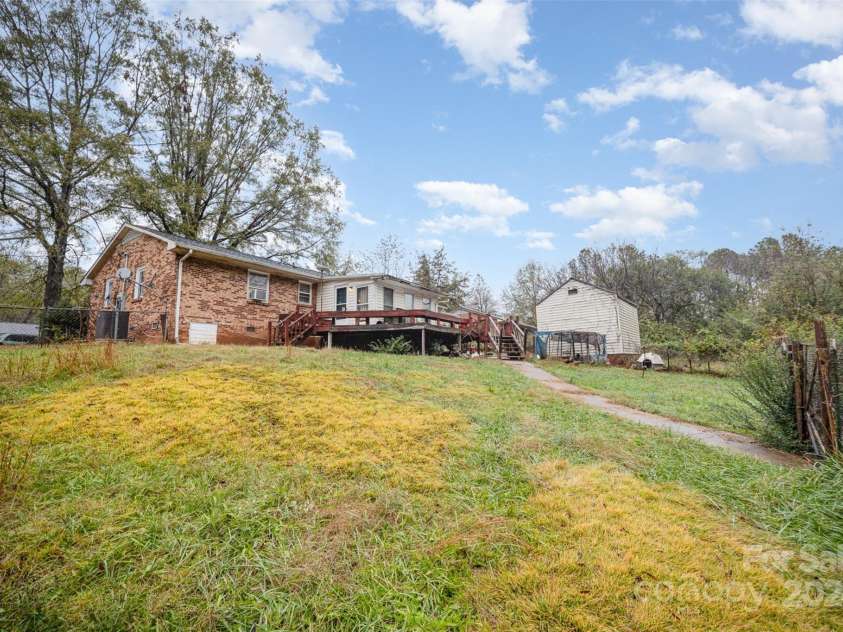 108 Leslie Drive, Shelby, NC 28152.  MLS# CAR4197412, YatesRealty ID 7909. 