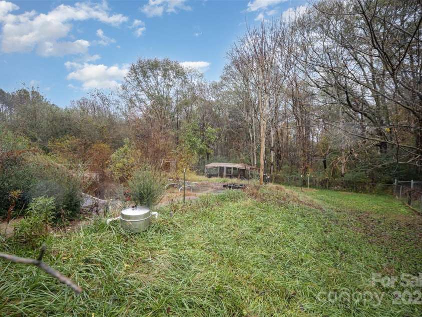 108 Leslie Drive, Shelby, NC 28152.  MLS# CAR4197412, YatesRealty ID 7909. 