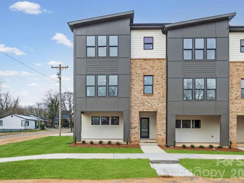 401 Lee Street, Mount Holly, NC 28120.  MLS# CAR4421999, YatesRealty ID 7909. 