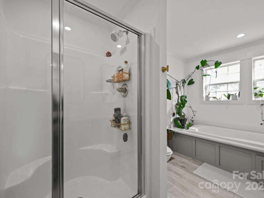 15 Luther Woods Drive, Candler, NC 28715.  MLS# CAR4225805, YatesRealty ID 791. 