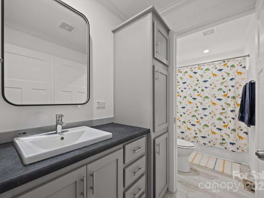 15 Luther Woods Drive, Candler, NC 28715.  MLS# CAR4225805, YatesRealty ID 791. 