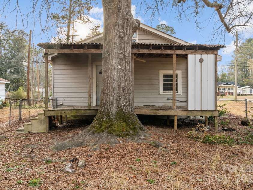 713 Deweese Avenue, Rockingham, NC 28379.  MLS# CAR4231521, YatesRealty ID 7910. 