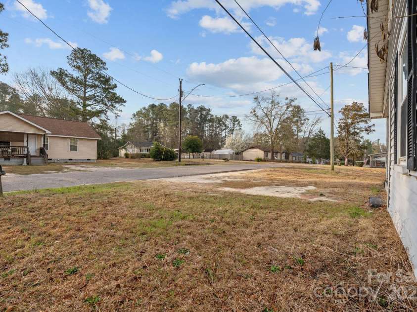 713 Deweese Avenue, Rockingham, NC 28379.  MLS# CAR4231521, YatesRealty ID 7910. 