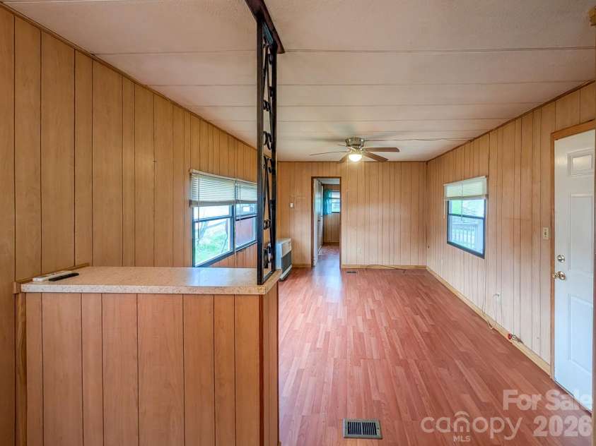 107 Mockingbird Lane, Burnsville, NC 28714.  MLS# CAR4362742, YatesRealty ID 7911. 