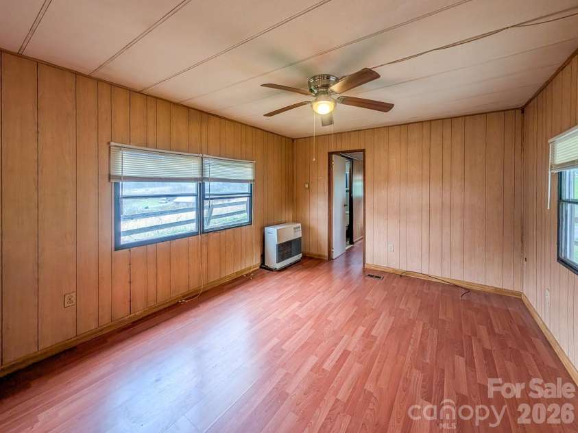 107 Mockingbird Lane, Burnsville, NC 28714.  MLS# CAR4362742, YatesRealty ID 7911. 
