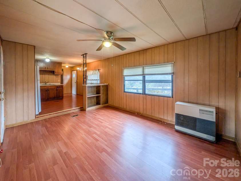 107 Mockingbird Lane, Burnsville, NC 28714.  MLS# CAR4362742, YatesRealty ID 7911. 