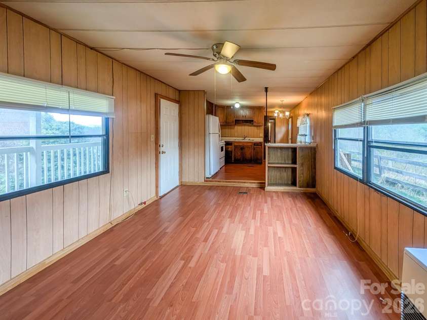 107 Mockingbird Lane, Burnsville, NC 28714.  MLS# CAR4362742, YatesRealty ID 7911. 