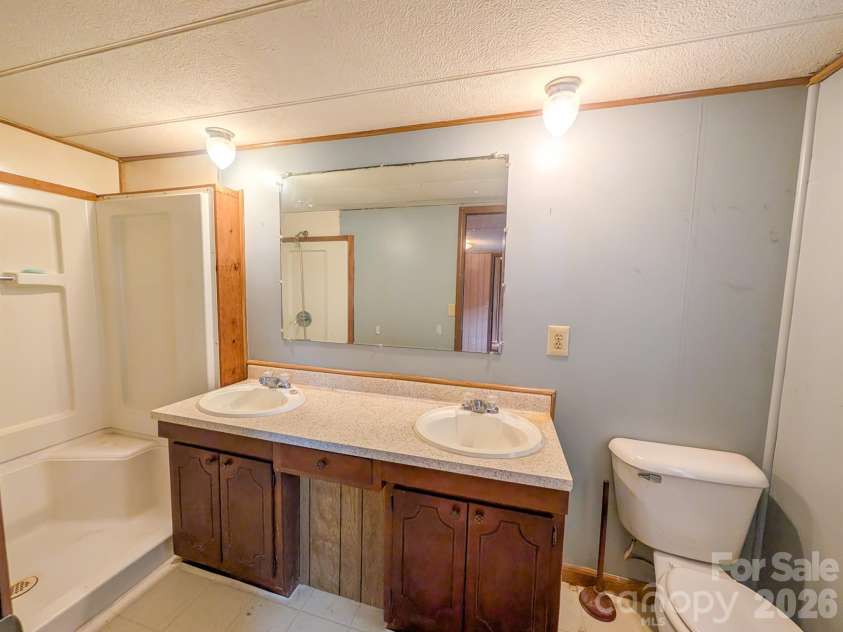 107 Mockingbird Lane, Burnsville, NC 28714.  MLS# CAR4362742, YatesRealty ID 7911. 