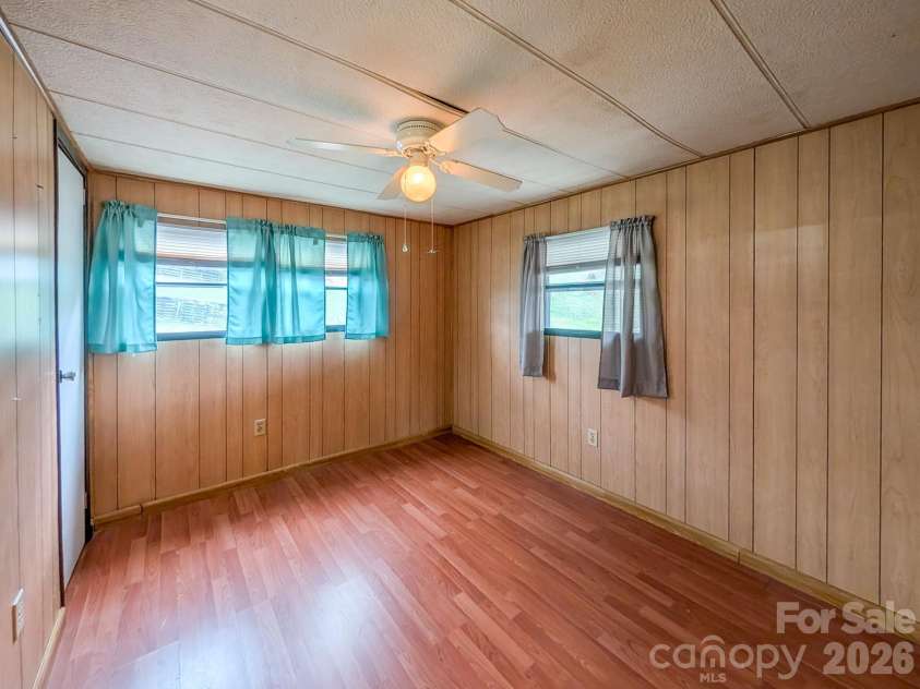 107 Mockingbird Lane, Burnsville, NC 28714.  MLS# CAR4362742, YatesRealty ID 7911. 