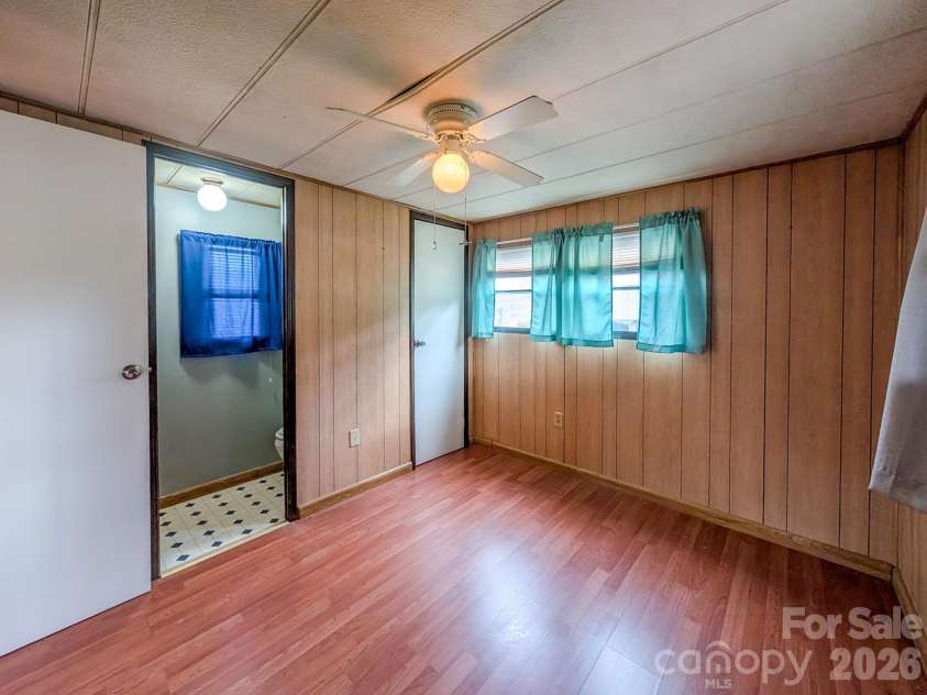 107 Mockingbird Lane, Burnsville, NC 28714.  MLS# CAR4362742, YatesRealty ID 7911. 
