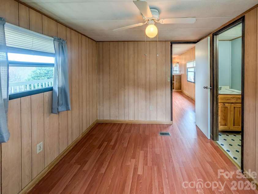 107 Mockingbird Lane, Burnsville, NC 28714.  MLS# CAR4362742, YatesRealty ID 7911. 