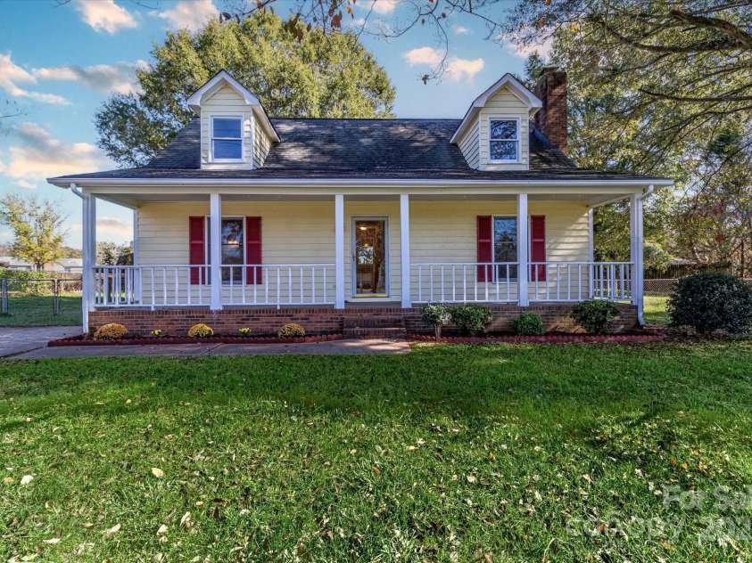 2216 Lowell Bethesda Road, Gastonia, NC 28056.  MLS# CAR4201240, YatesRealty ID 7911. 