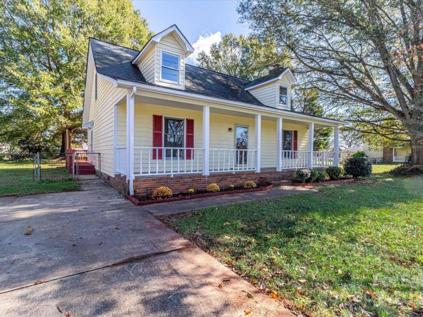 2216 Lowell Bethesda Road, Gastonia, NC 28056.  MLS# CAR4201240, YatesRealty ID 7911. 