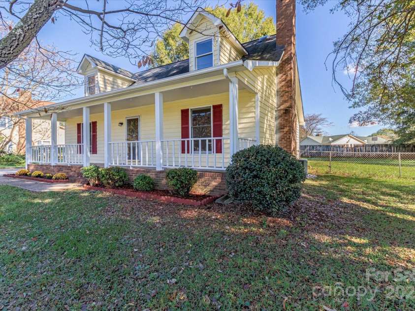 2216 Lowell Bethesda Road, Gastonia, NC 28056.  MLS# CAR4201240, YatesRealty ID 7911. 
