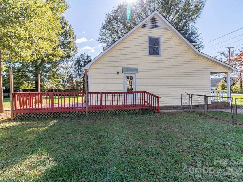 2216 Lowell Bethesda Road, Gastonia, NC 28056.  MLS# CAR4201240, YatesRealty ID 7911. 