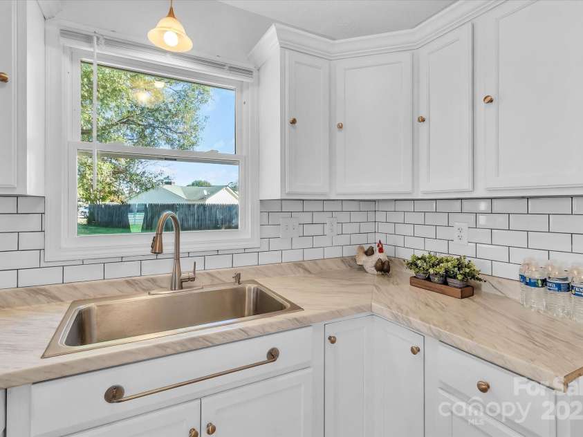 2216 Lowell Bethesda Road, Gastonia, NC 28056.  MLS# CAR4201240, YatesRealty ID 7911. 