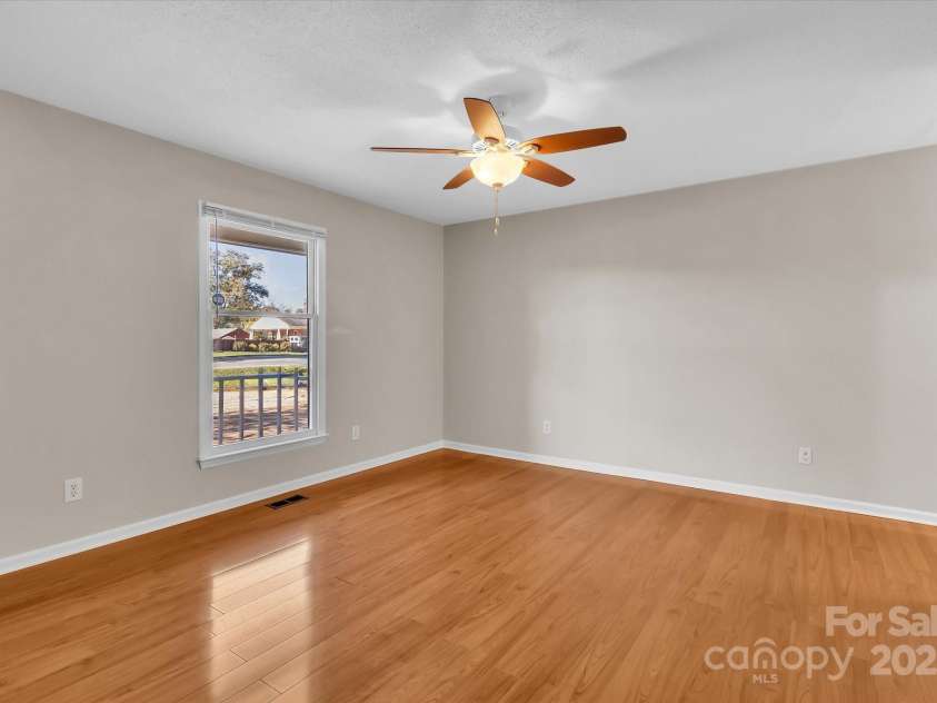 2216 Lowell Bethesda Road, Gastonia, NC 28056.  MLS# CAR4201240, YatesRealty ID 7911. 