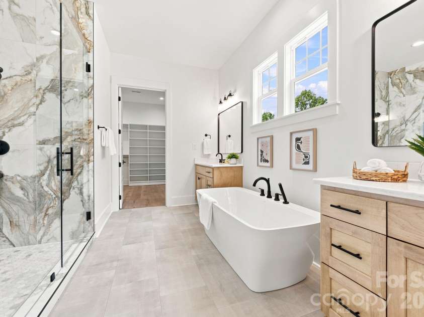 121 Juniper Road, Mooresville, NC 28115.  MLS# CAR4403335, YatesRealty ID 7912. Freestanding Soaking Tub