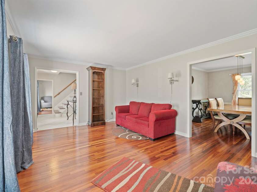 16417 Grapperhall Drive, Huntersville, NC 28078.  MLS# CAR4234570, YatesRealty ID 7913. 