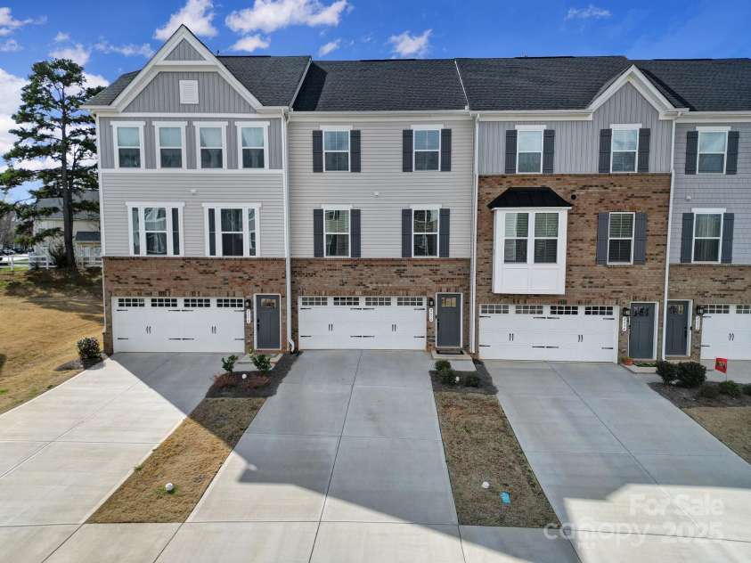 2656 Grantham Place Drive, Fort Mill, SC 29715.  MLS# CAR4228961, YatesRealty ID 7915. 
