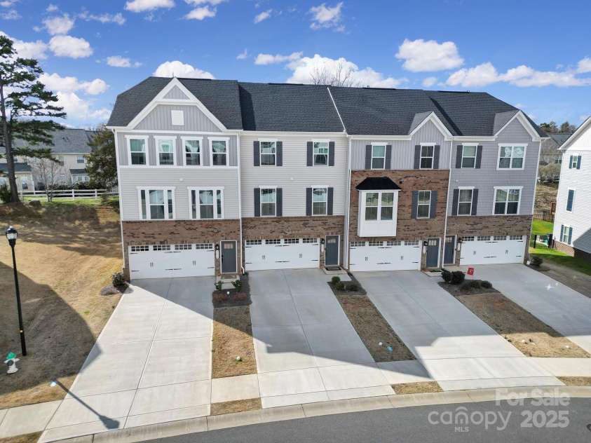 2656 Grantham Place Drive, Fort Mill, SC 29715.  MLS# CAR4228961, YatesRealty ID 7915. 