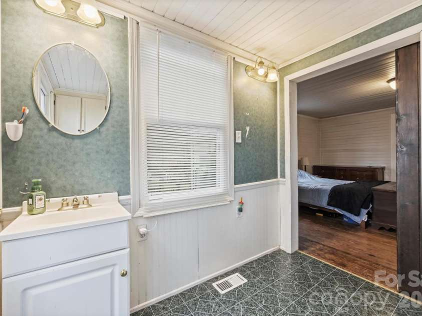 18613 Newsome Road, Oakboro, NC 28129.  MLS# CAR4344406, YatesRealty ID 7916. 