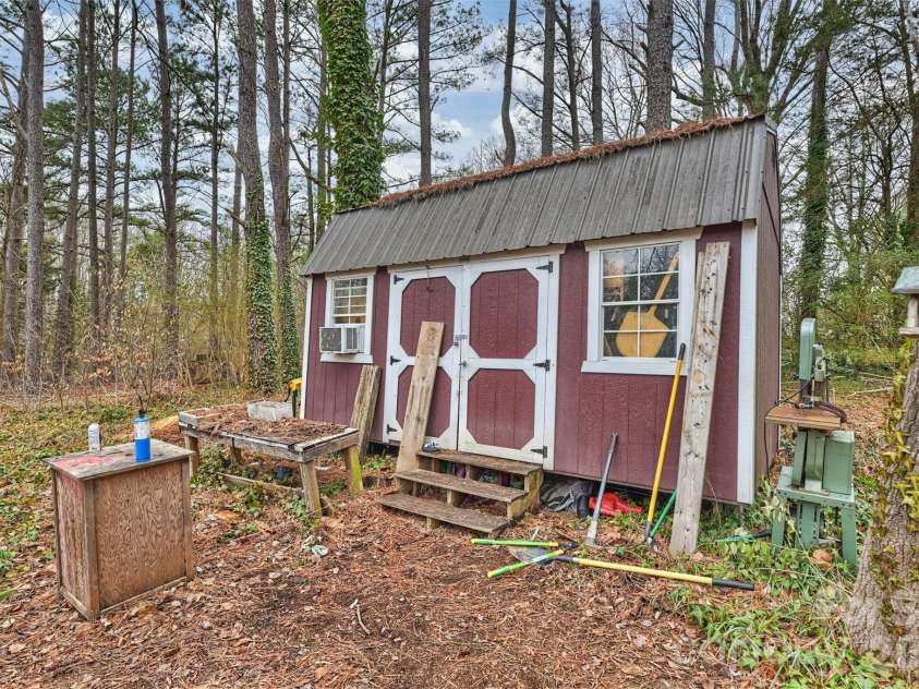 18613 Newsome Road, Oakboro, NC 28129.  MLS# CAR4344406, YatesRealty ID 7916. 