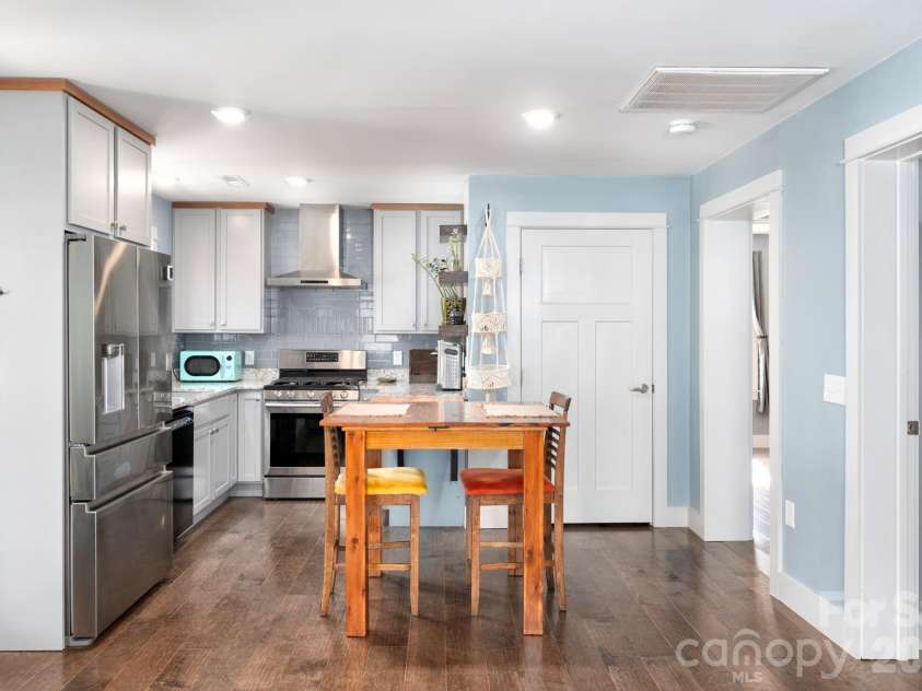 132 Peaceful View Drive, Fairview, NC 28730.  MLS# CAR4363151, YatesRealty ID 7917. Dining and kitchen layout