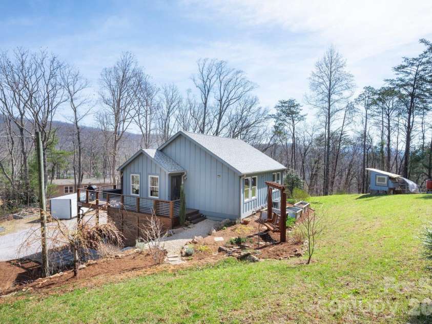 132 Peaceful View Drive, Fairview, NC 28730.  MLS# CAR4363151, YatesRealty ID 7917. Exterior elevated view